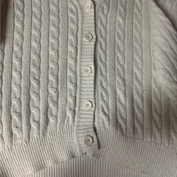 Women's Cream Cable Knit Sweater - Picture 4 of 5